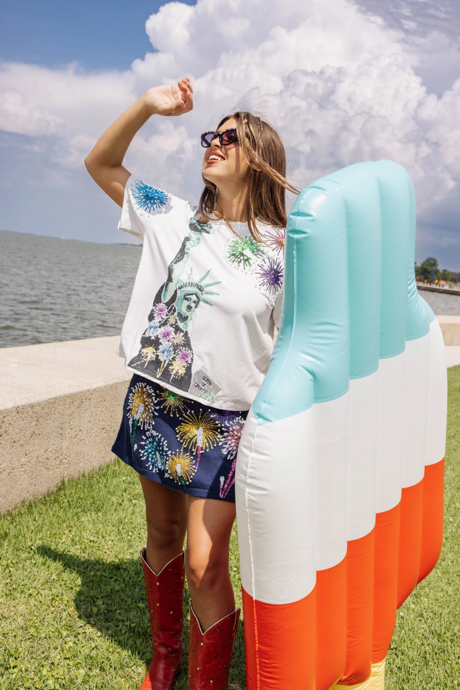 Queen Of Sparkles White Firework Lady Liberty Tee - Image 2