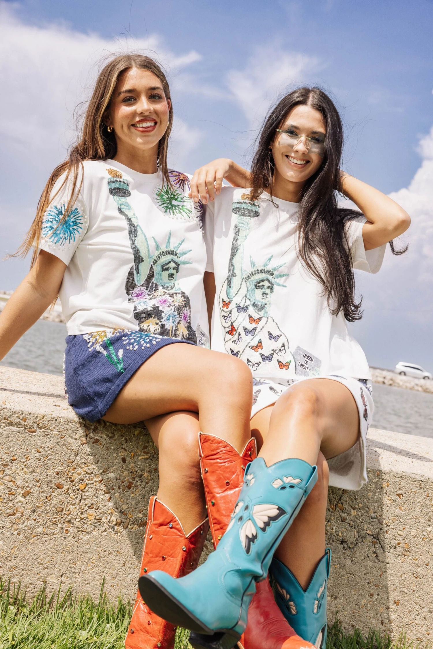 Queen Of Sparkles White Firework Lady Liberty Tee - Image 4